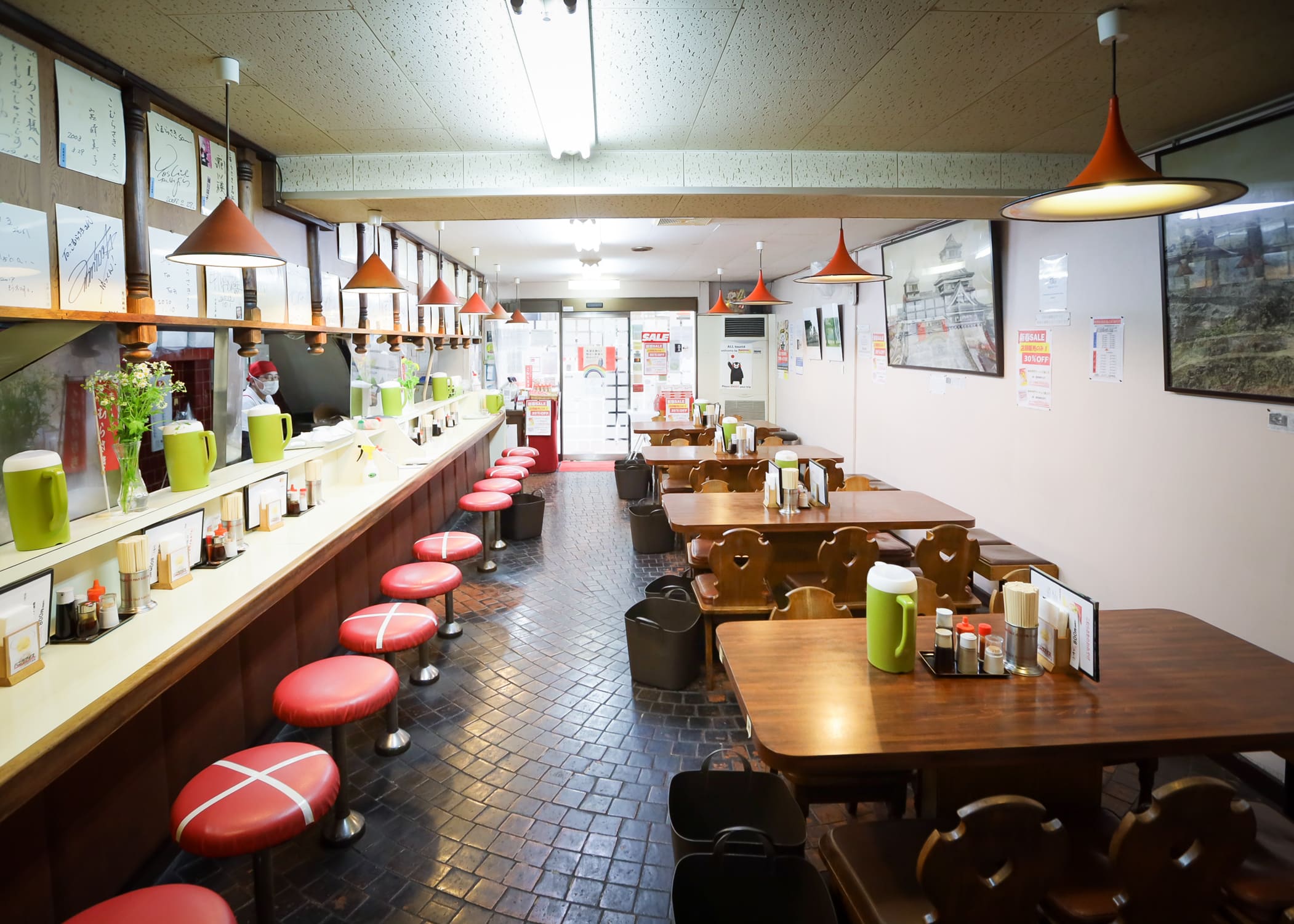 熊本ラーメンこむらさき中央店の写真